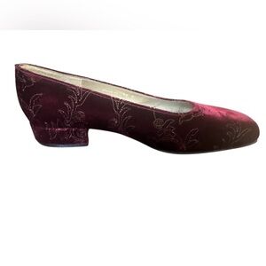 Charles Jourdan Burgundy Velvet Ballet Flats. Size 7.5
